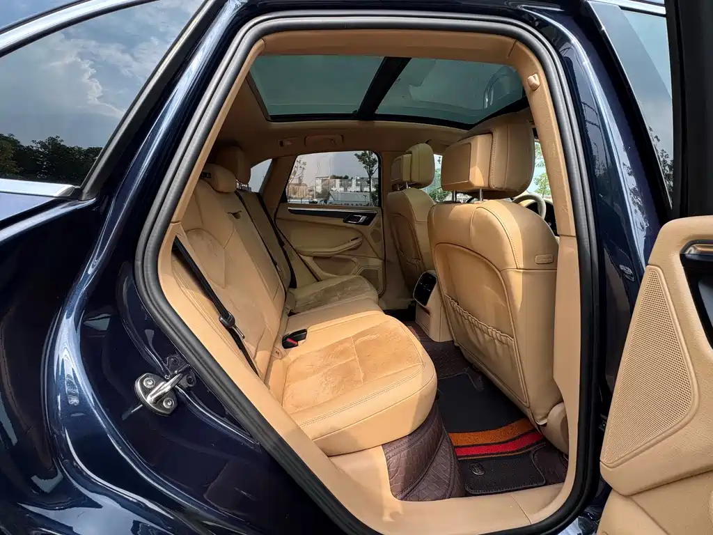 Porsche Macan — миниатюра 11