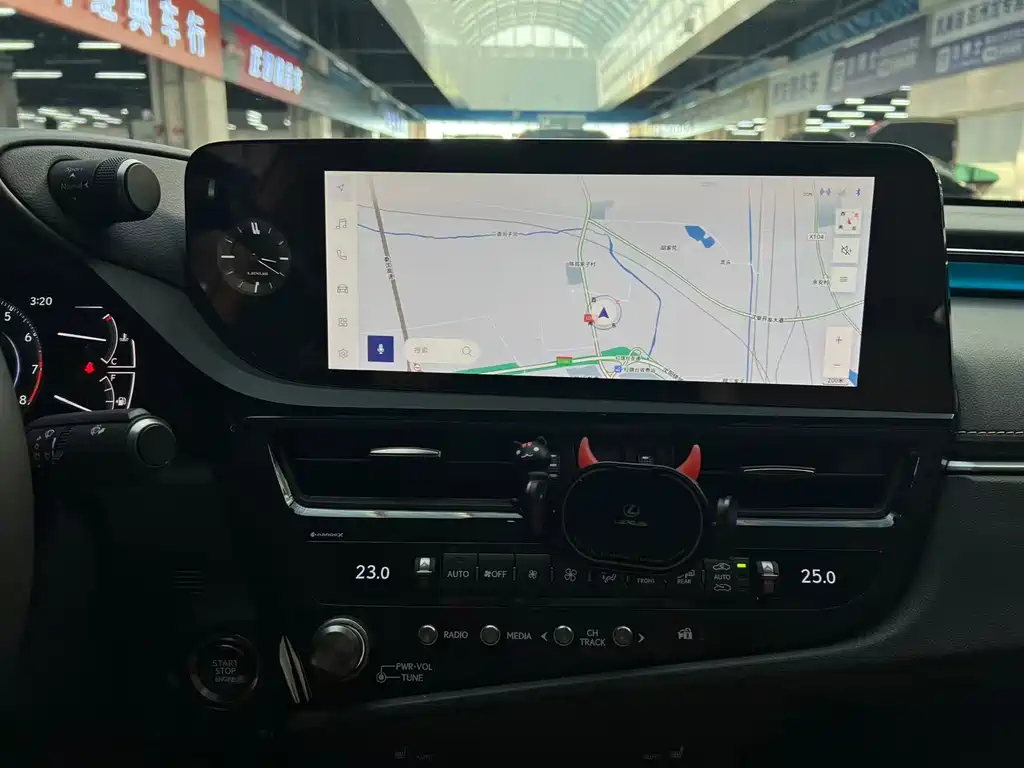 Lexus ES — миниатюра 17