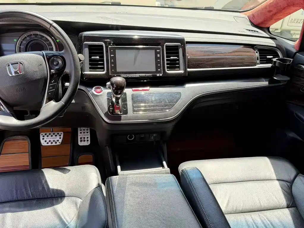 Honda Elysion — миниатюра 9