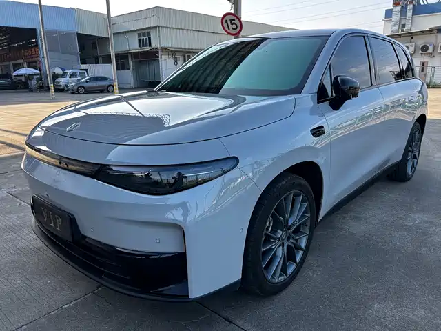 ZERO-RUNNING CAR ZERO RUN C10 2024