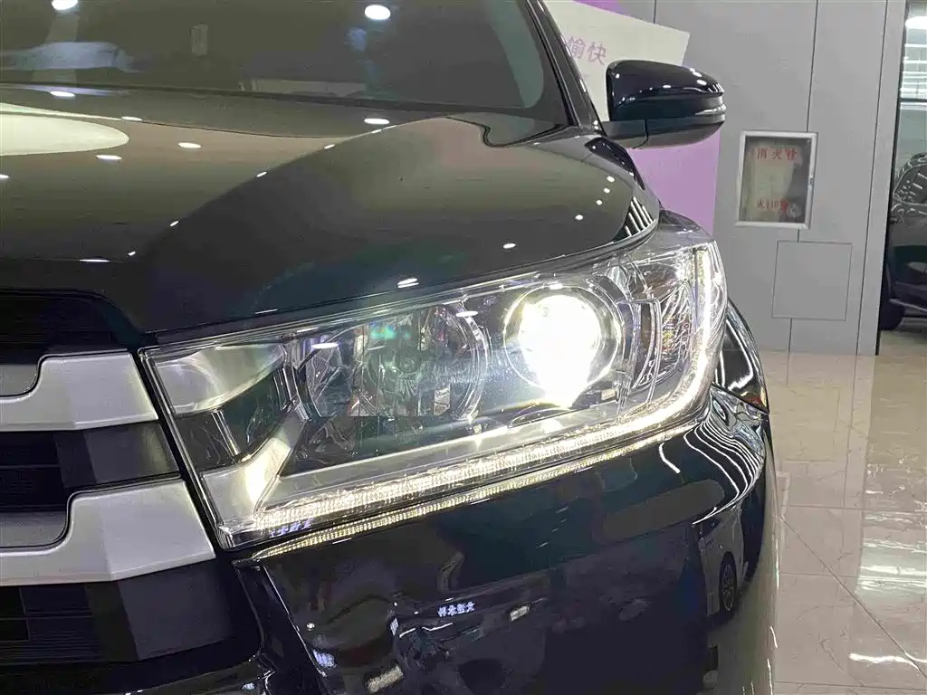 Toyota Highlander — миниатюра 4