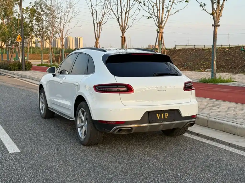 Porsche Macan — миниатюра 5