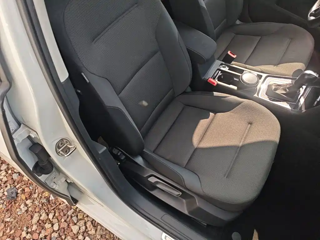 Volkswagen Golf — миниатюра 25