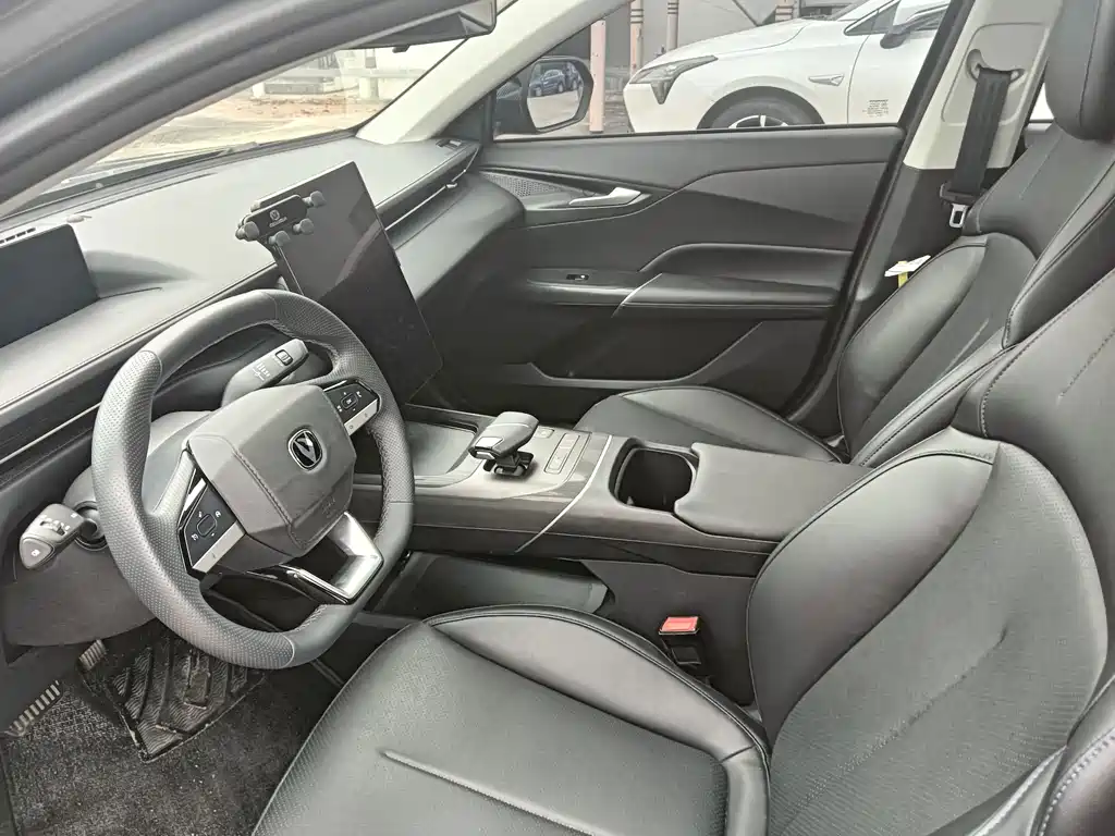 Changan Eado — миниатюра 5