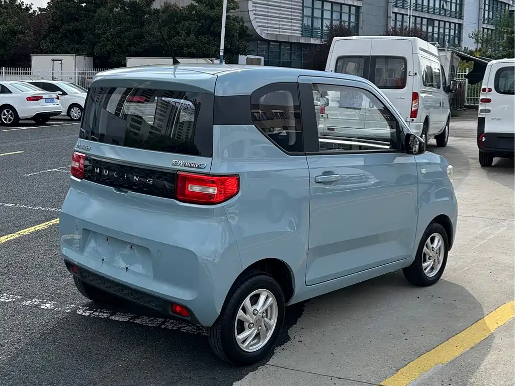 Wuling MINIEV — миниатюра 4