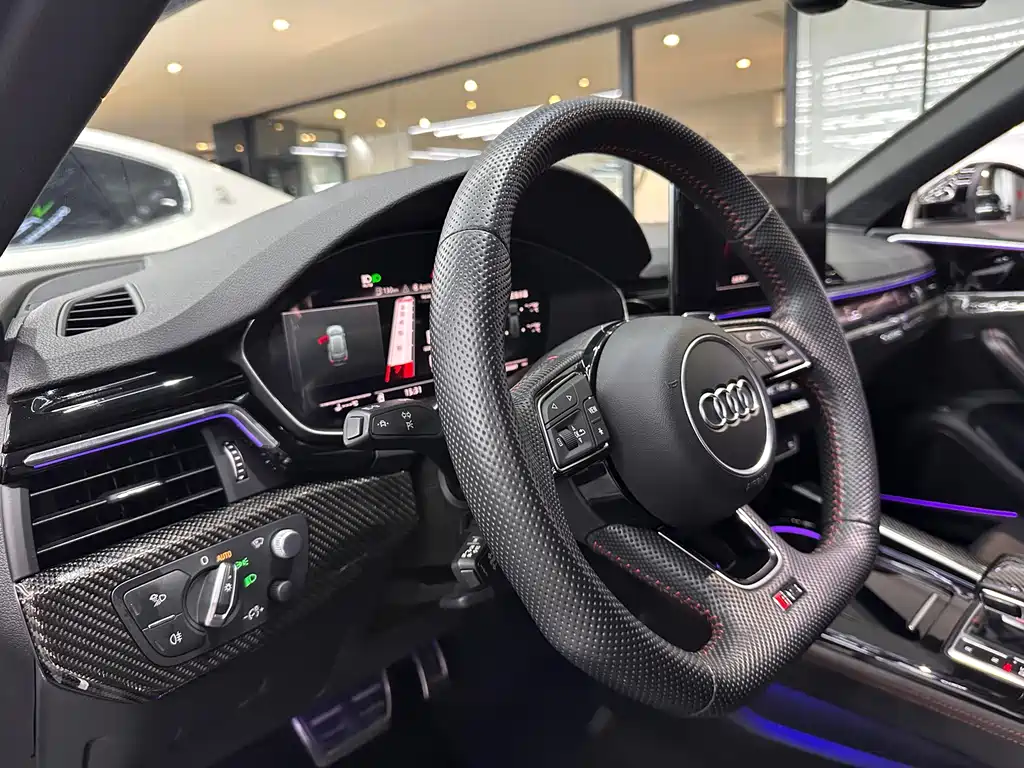 Audi RS 4 — миниатюра 7