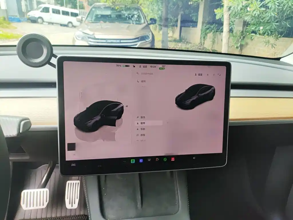 Tesla Model Y — миниатюра 4
