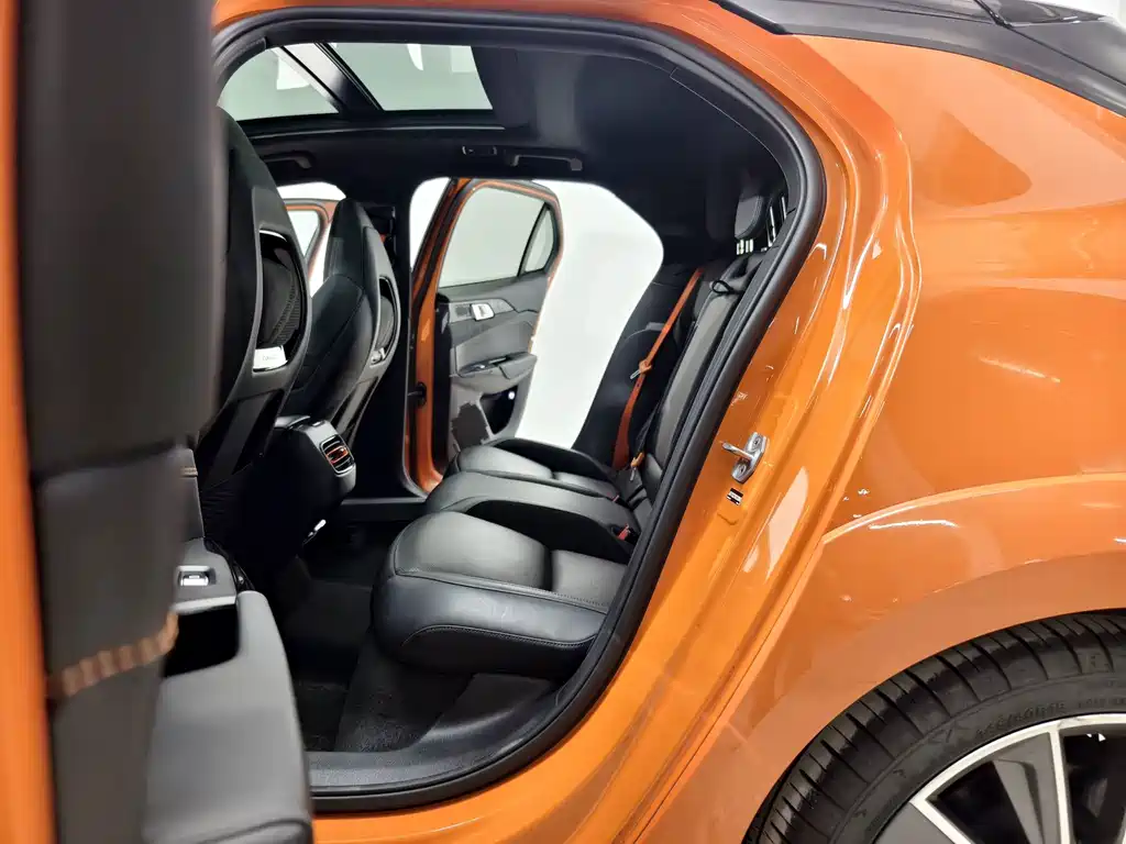 Lynk & Co 02 Hatchback — миниатюра 13