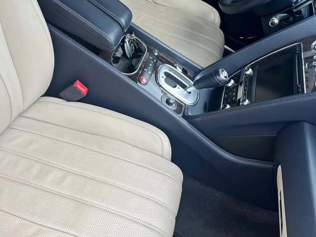 Bentley Flying Spur — миниатюра 18