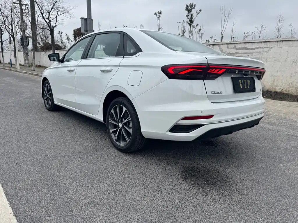 Geely Emgrand — миниатюра 8