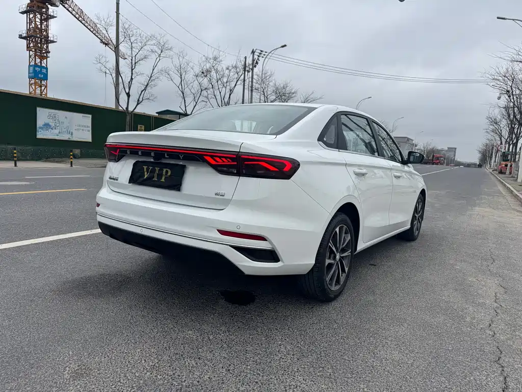 Geely Emgrand — миниатюра 10