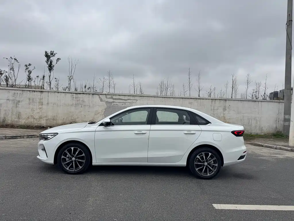 Geely Emgrand — миниатюра 7