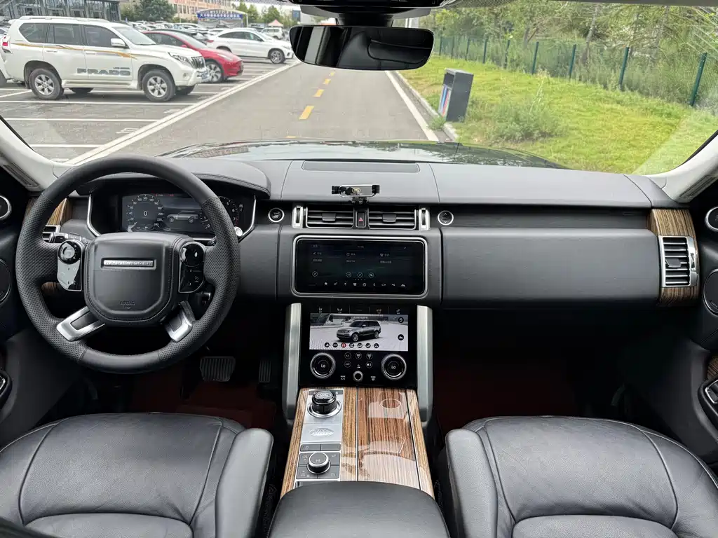 Land Rover Range Rover — миниатюра 17