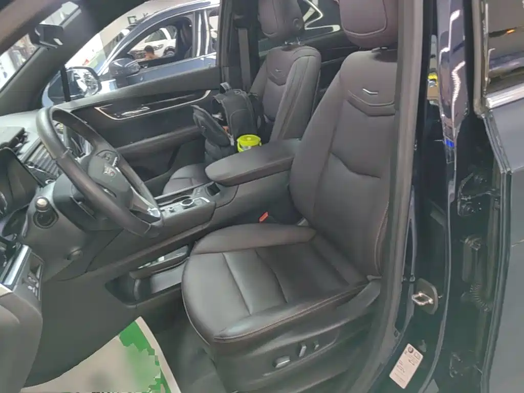 Cadillac XT6 — миниатюра 15