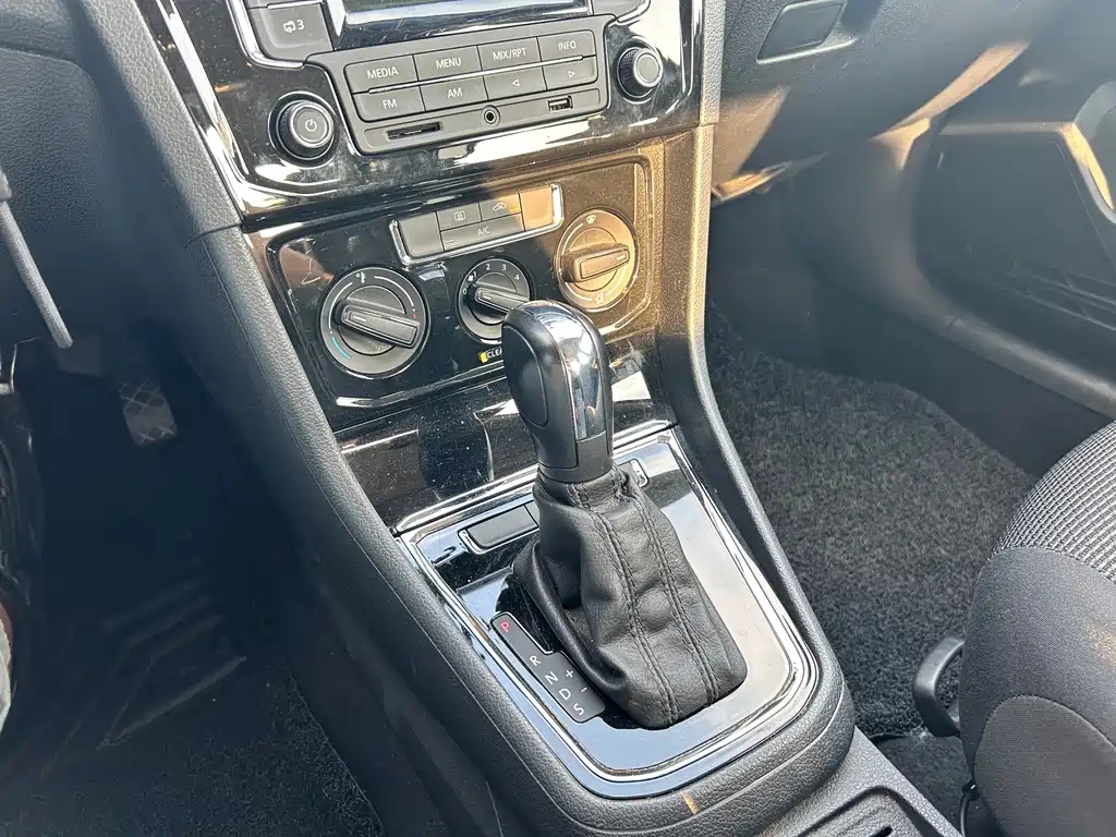 Volkswagen Bora — миниатюра 12