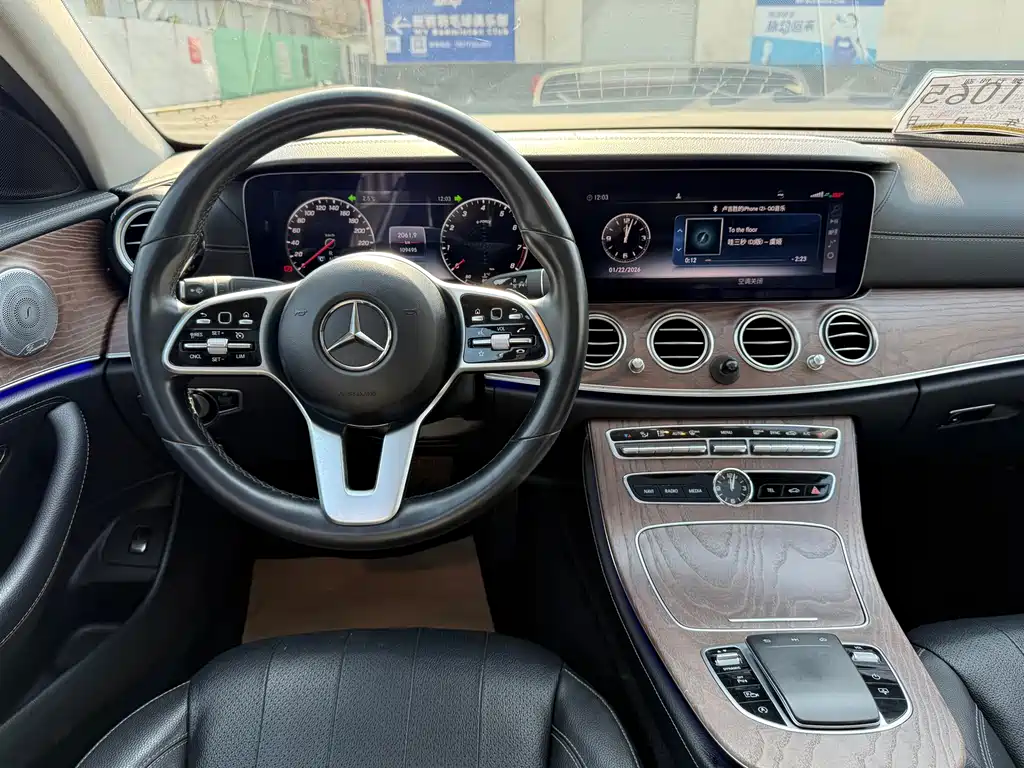 MERCEDES-BENZ E CLASS