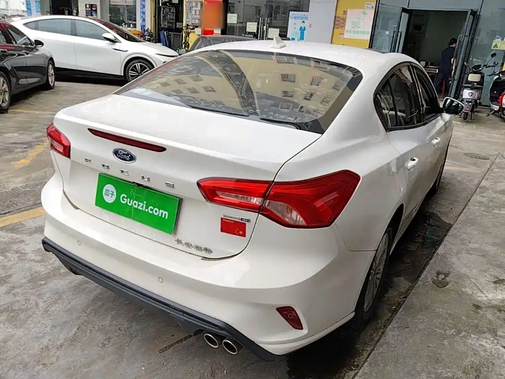 Ford Focus — миниатюра 7