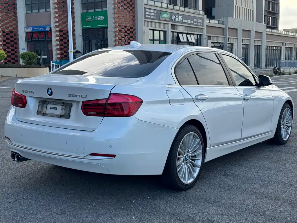 BMW 3 Series — миниатюра 9