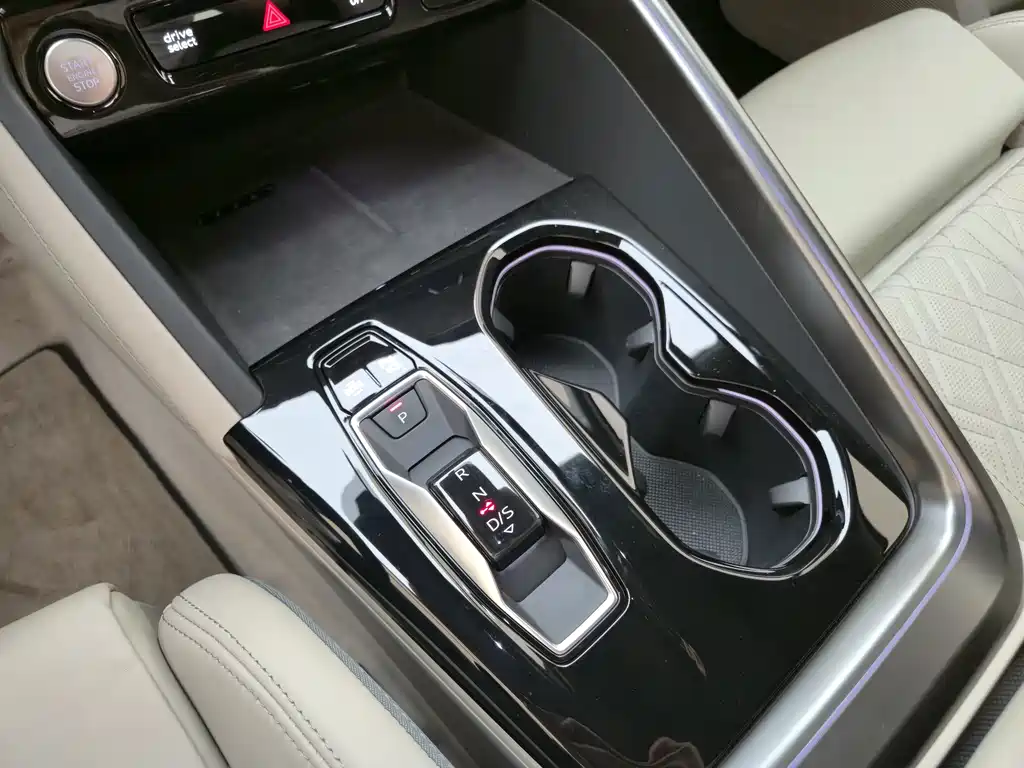 Audi Q5L — миниатюра 14