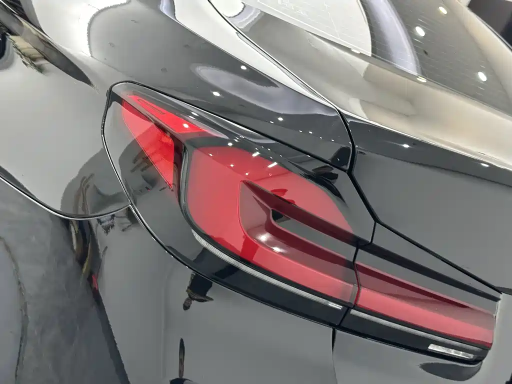 BMW 5 Series — миниатюра 23