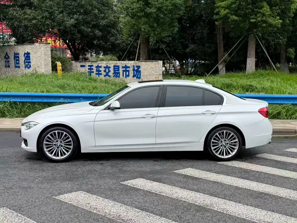 BMW 3 Series — миниатюра 3