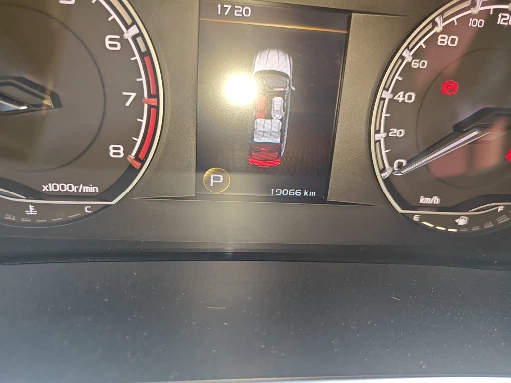 Geely Binyue 1.4 л 2021 г. Белый, пробег 19100 км