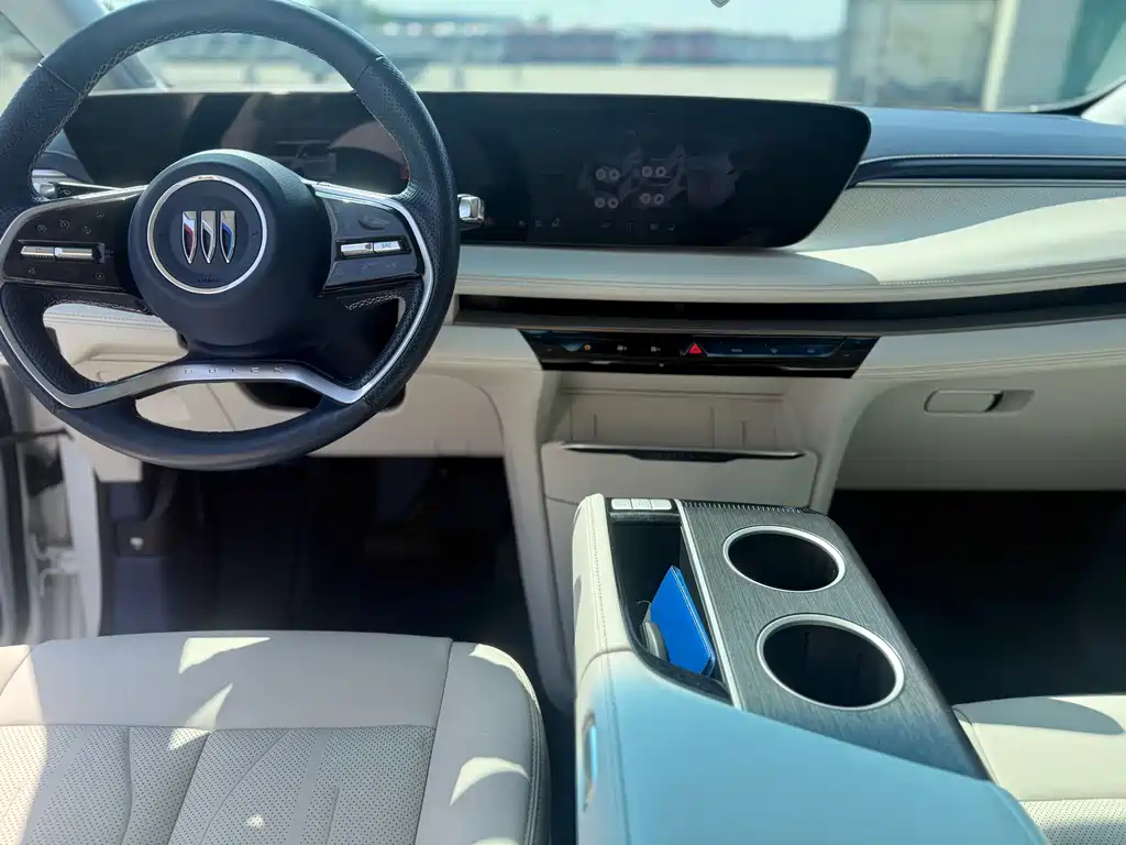 Buick GL8 Hybrid — миниатюра 6