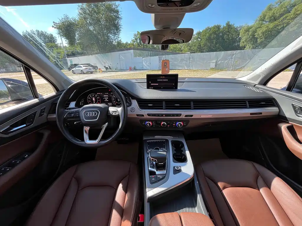 Audi Q7 — миниатюра 12