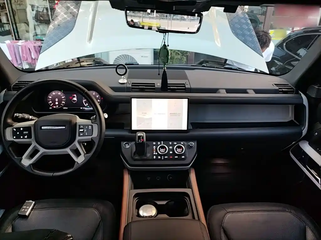 Land Rover Defender — миниатюра 10