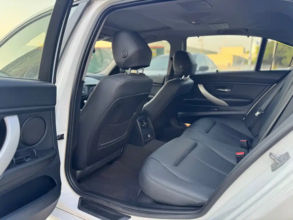 BMW 3 Series — миниатюра 6