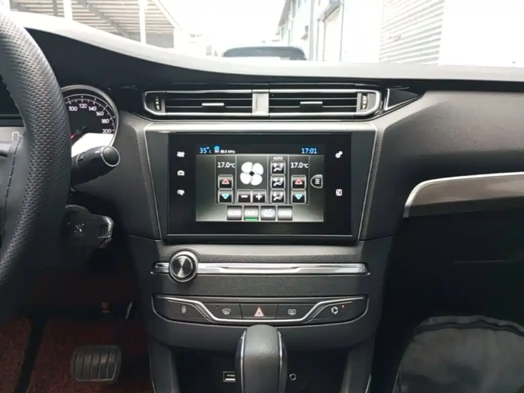 Peugeot 408 — миниатюра 13