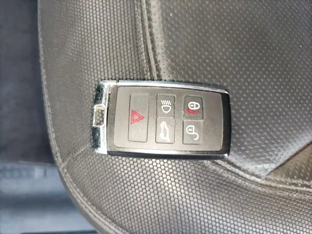 Land Rover Defender — миниатюра 9