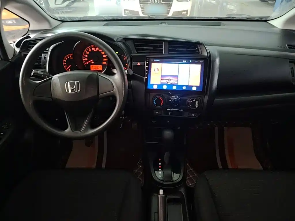 Honda Fit — миниатюра 10