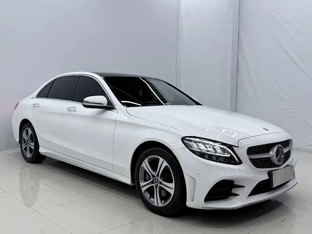 Mercedes-Benz C-Class — миниатюра 3