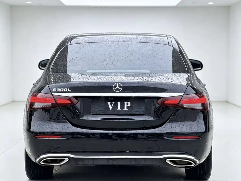 Mercedes-Benz E-Class — миниатюра 8
