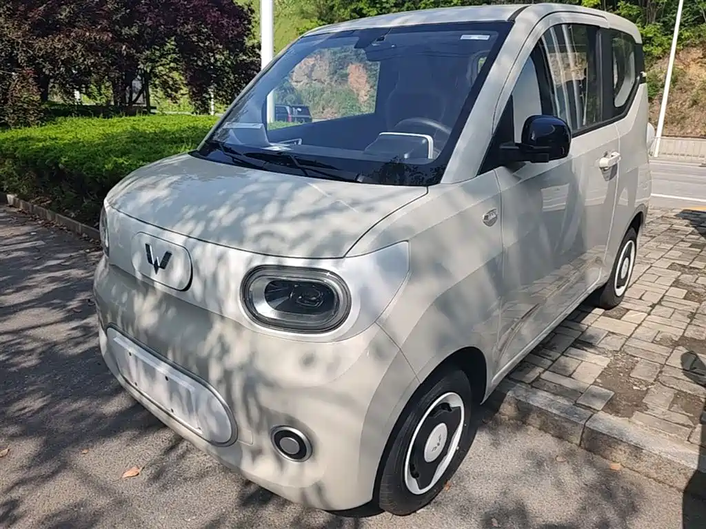 Wuling Hongguang Mini EV 2024 3rd Gen 215km Youth Edition