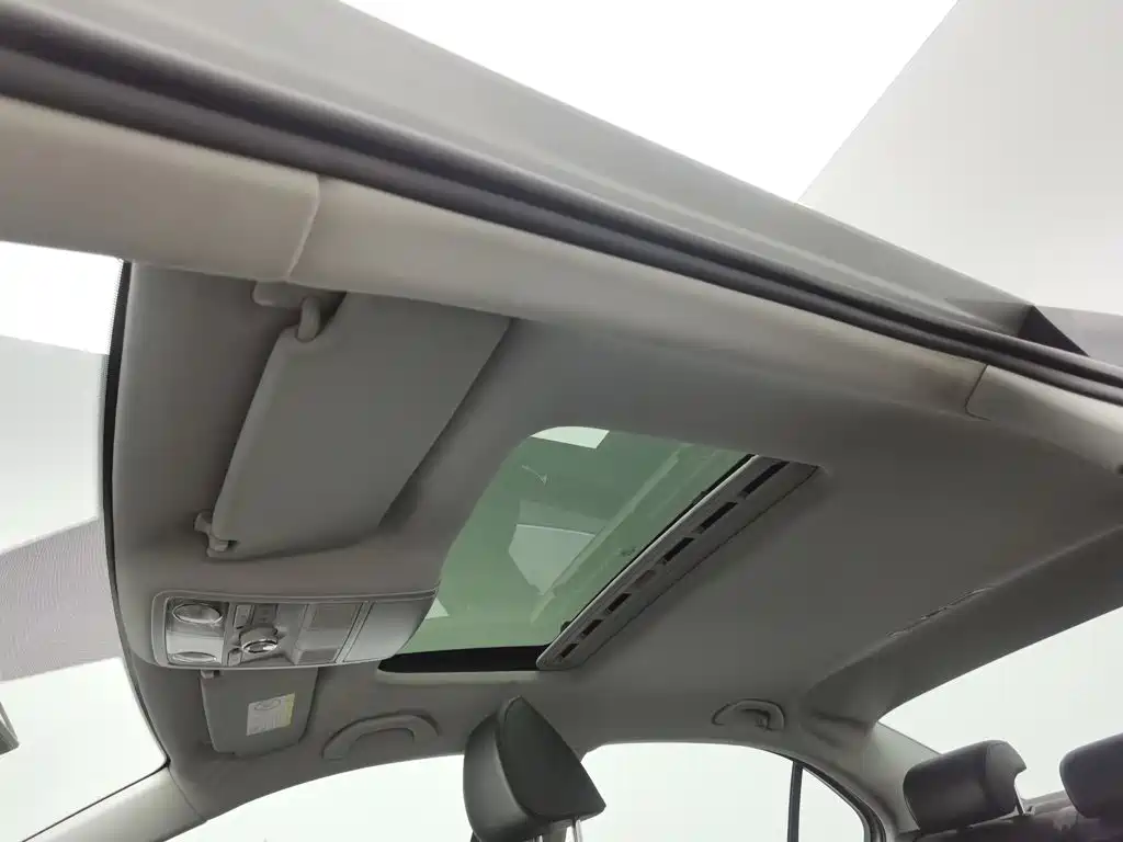 Volkswagen Sagitar — миниатюра 14