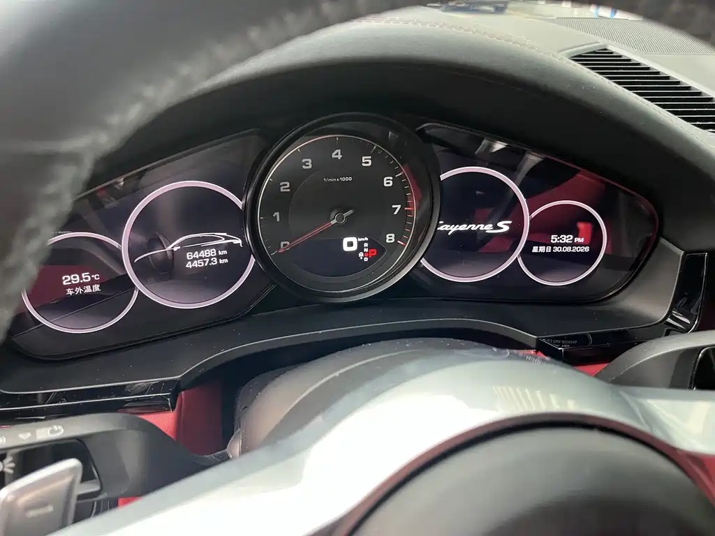 Porsche Cayenne — миниатюра 4