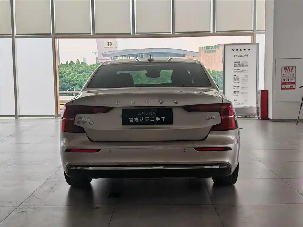 Volvo S60 2024 B4 Luxury