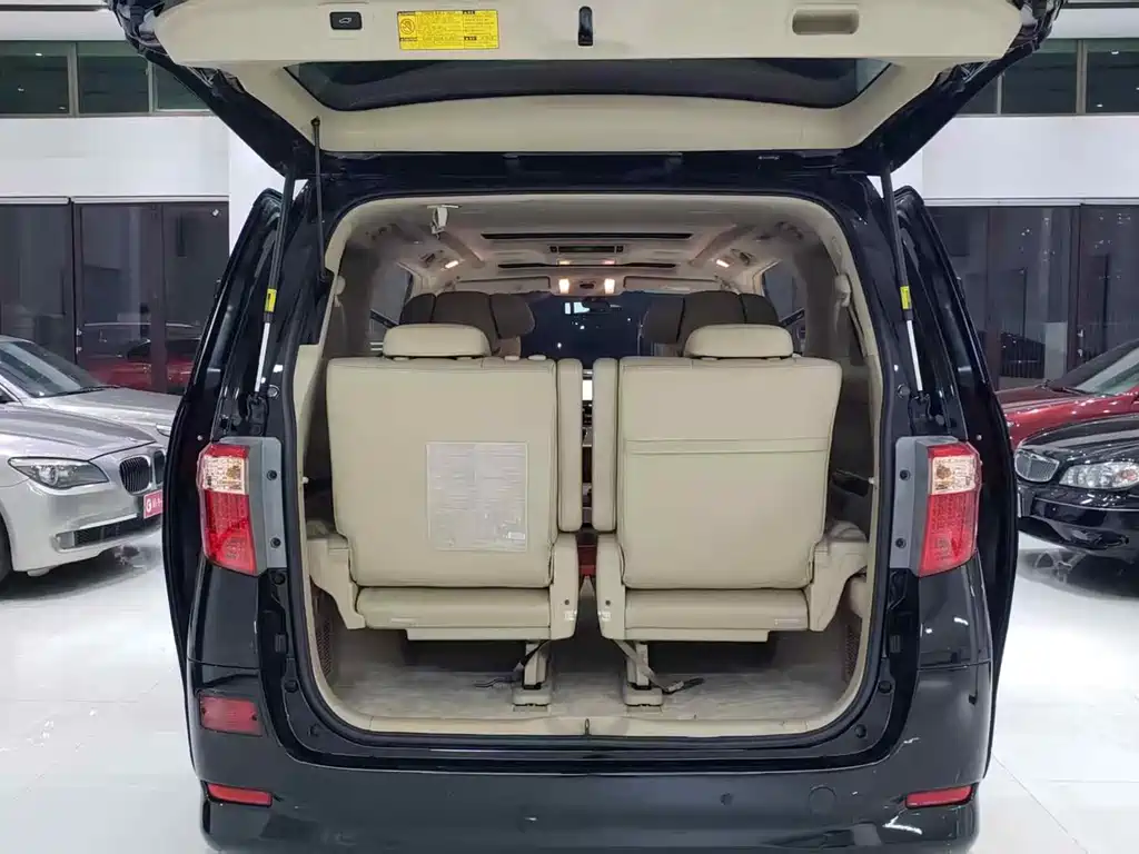 Toyota Alphard 2012 3.5L Luxury
