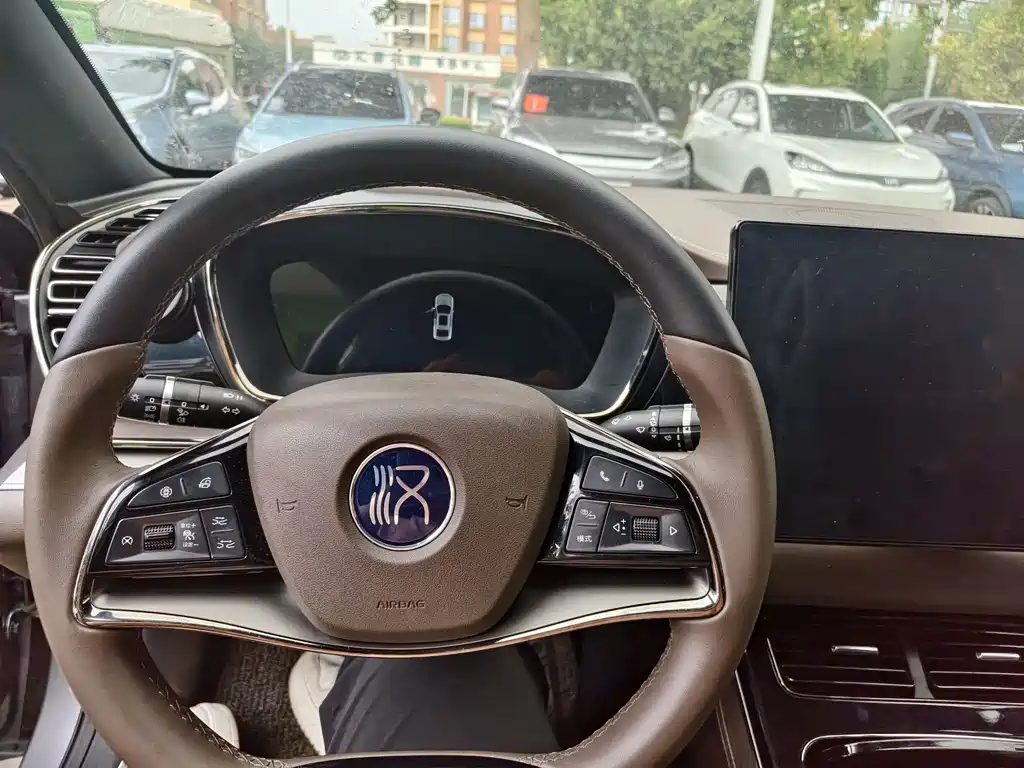 BYD Han — миниатюра 8