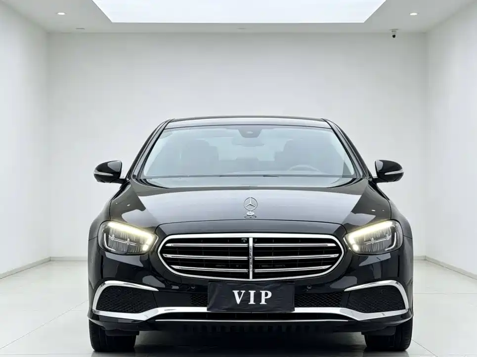 Mercedes-Benz E-Class — миниатюра 2