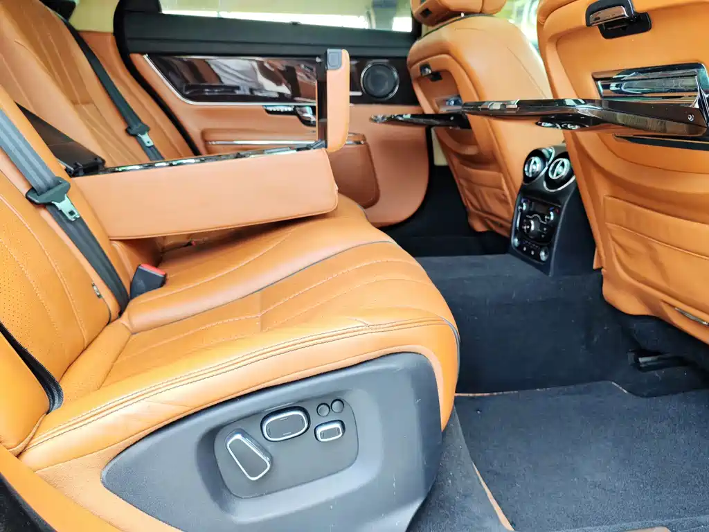 Jaguar XJ — миниатюра 23