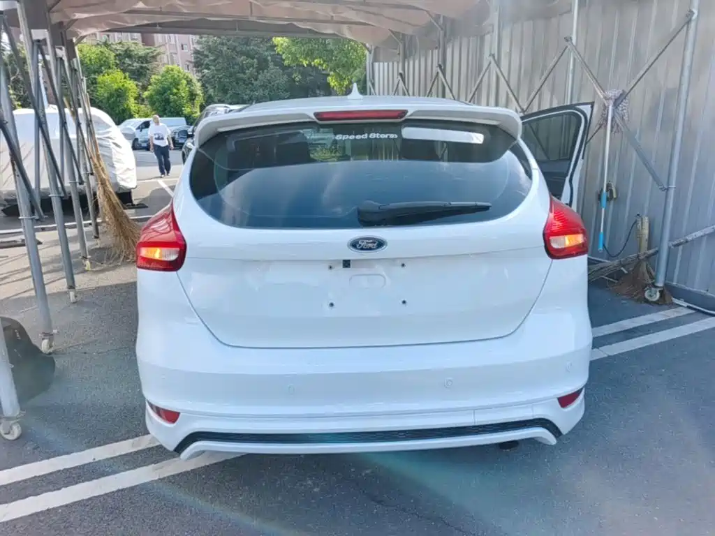 Ford Focus — миниатюра 6