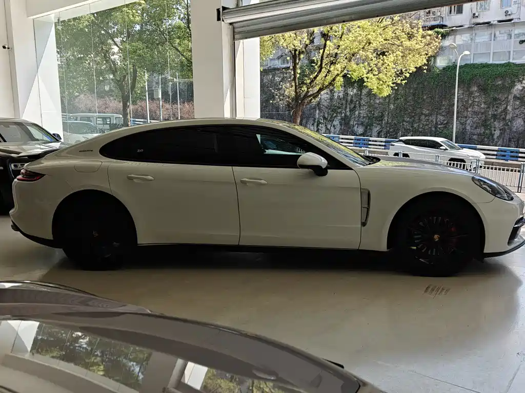 Porsche Panamera — миниатюра 3