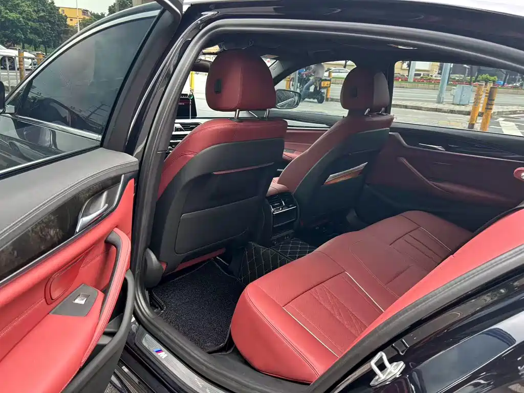 BMW 5 Series — миниатюра 6
