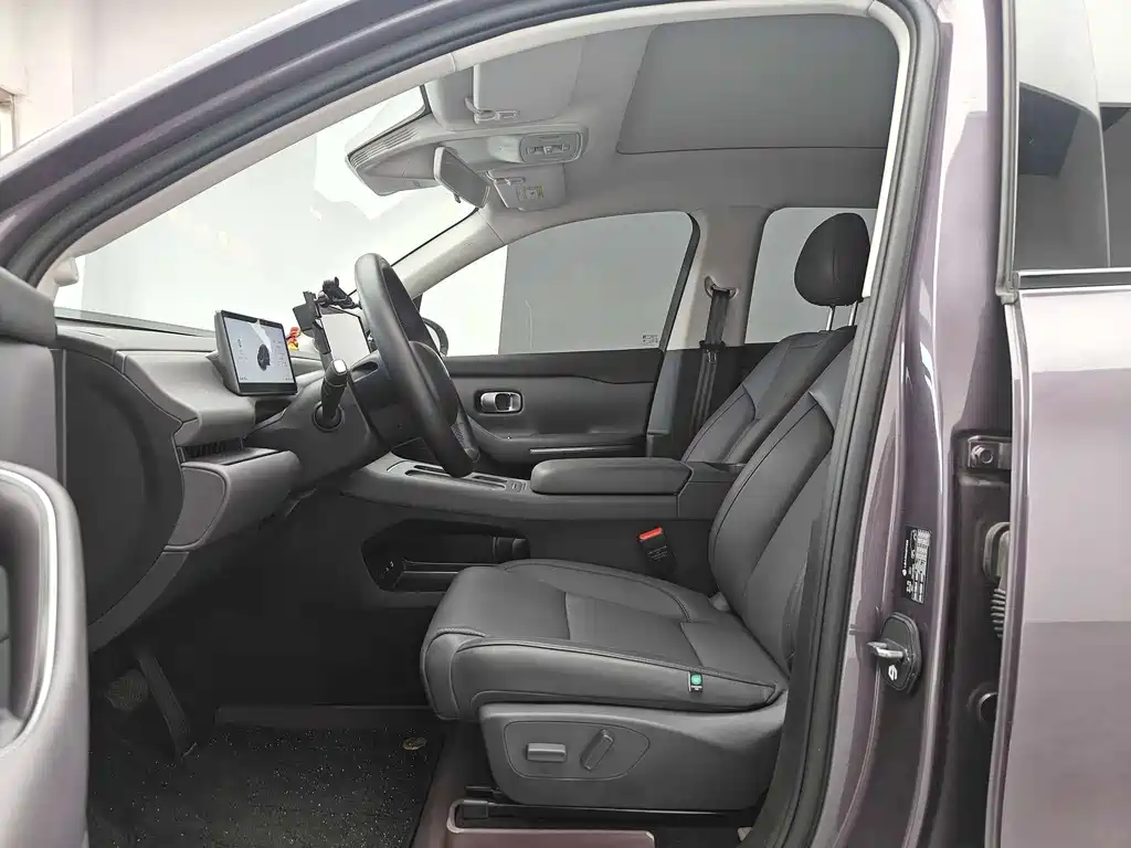 Leapmotor Leapmotor C10 — миниатюра 9
