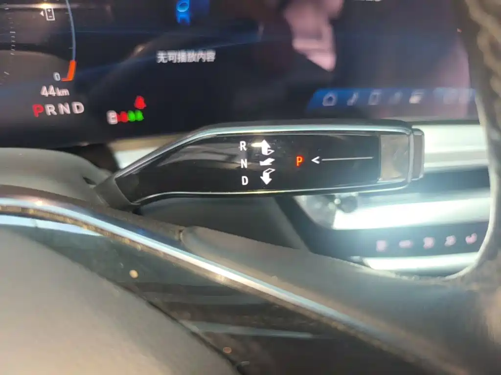 Cadillac Lyriq — миниатюра 14