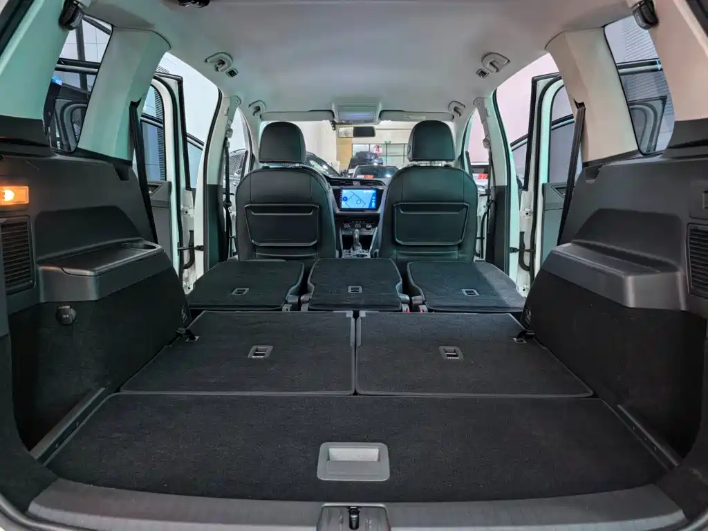 Volkswagen Touran — миниатюра 8