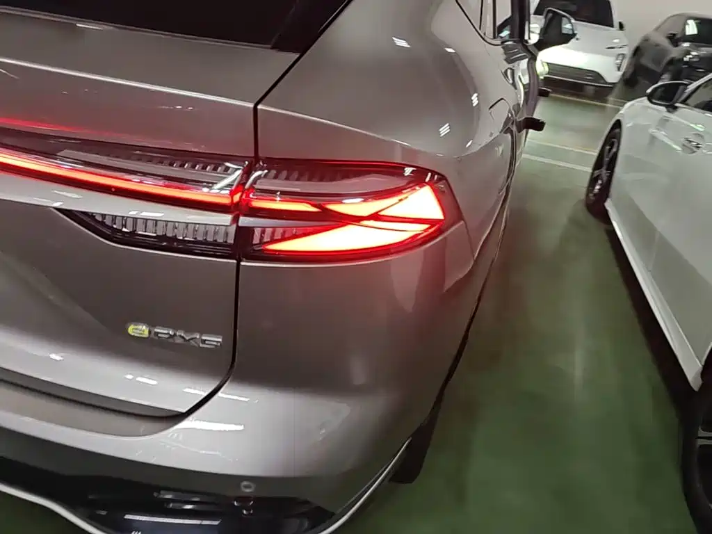 Roewe RX5 New Energy — миниатюра 8